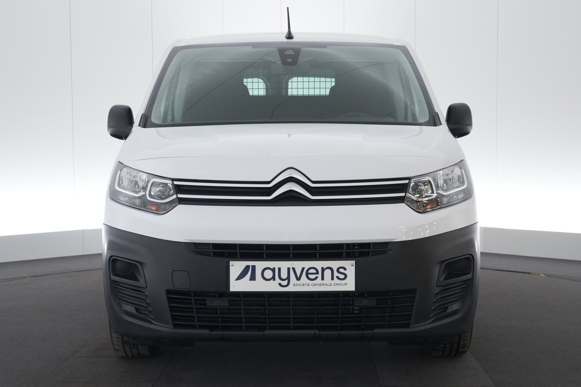 (2ECW502) CITROEN BERLINGO, Voorwielaandrijving, Stof, Gebruikt, Euro 6