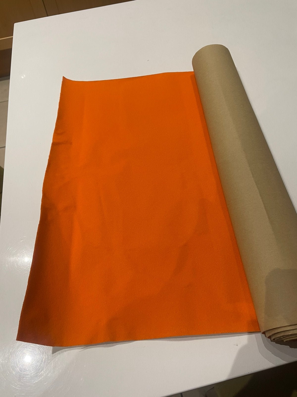 Rol zelfklevende vilt, Ophalen, Zo goed als nieuw, Oranje, Knutselmateriaal