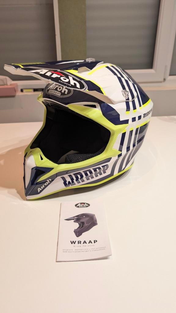Nieuwe Airoh Crosshelm maat L, Motoren, Ophalen, L