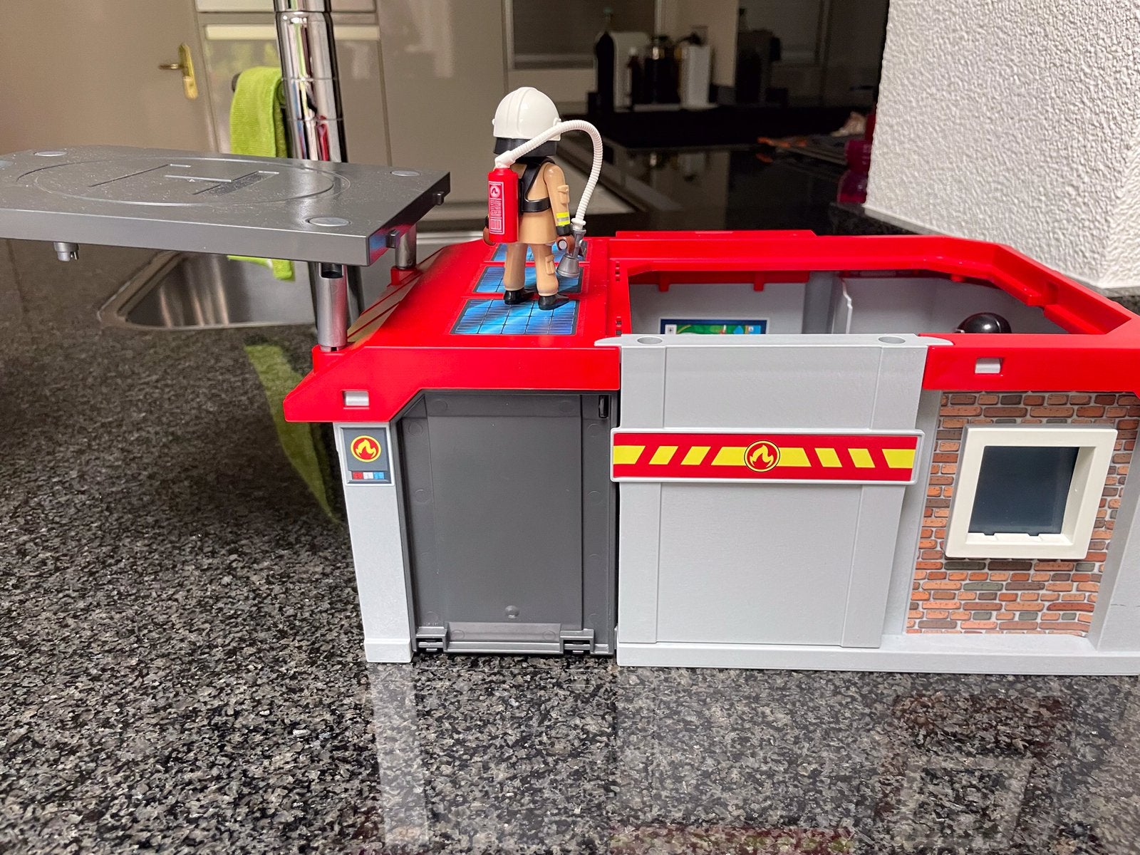 Caserne de pompiers Playmobil, Enlèvement, Utilisé
