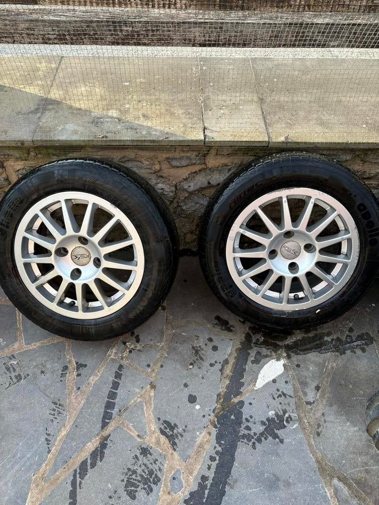 Jante avec pneu a vendre, Autos : Pièces & Accessoires, Enlèvement, Autre, Autre, Autre