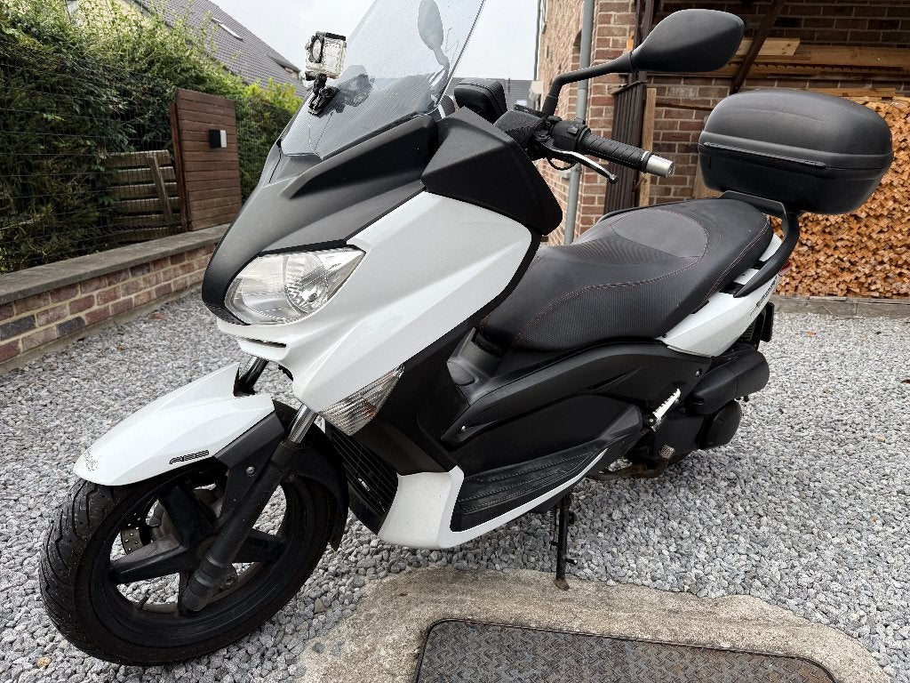 Scooter Yamaha XMAX 250 + GPS Tomtom + Caméra Full HD, Motoren, Scooter, Occasion, Particulier, Minimaal motorrijbewijs A2