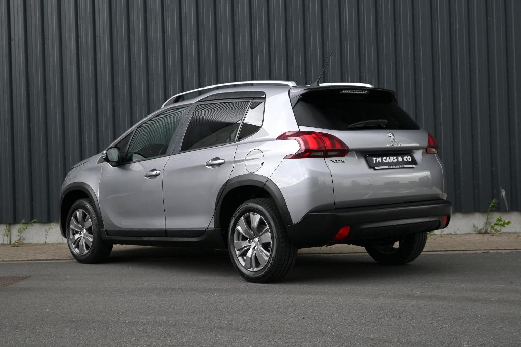 GPS Peugeot 2008 1.2i, Carplay Cruise, PDC, 1er propriétaire, Argent ou Gris, Achat, Euro 6, Boîte manuelle