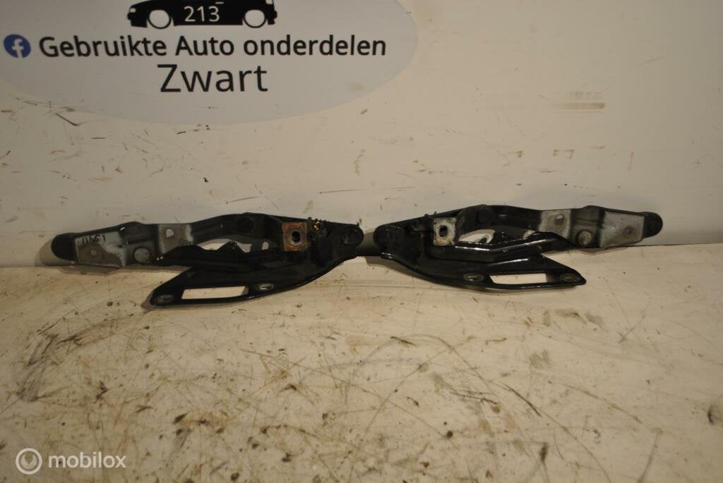 Achterscharnier Audi TT 8N 1.8 5V Turbo ('98-'06) 8n0823302, Audi, Gebruikt, Audi, Ophalen of Verzenden