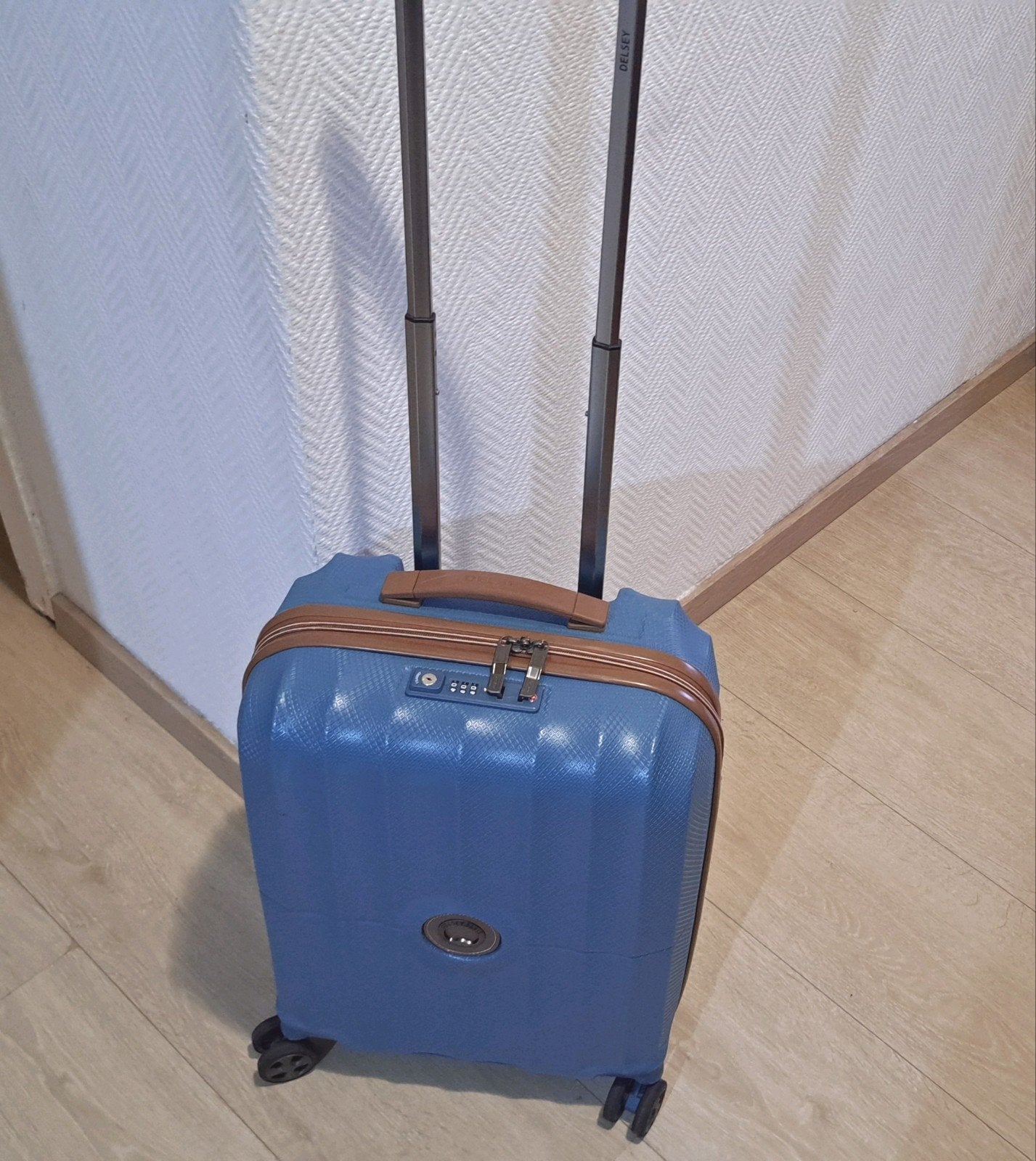 Delsey valise cabine état comme neuf dimensions 50/35/20 cm, Enlèvement, Comme neuf