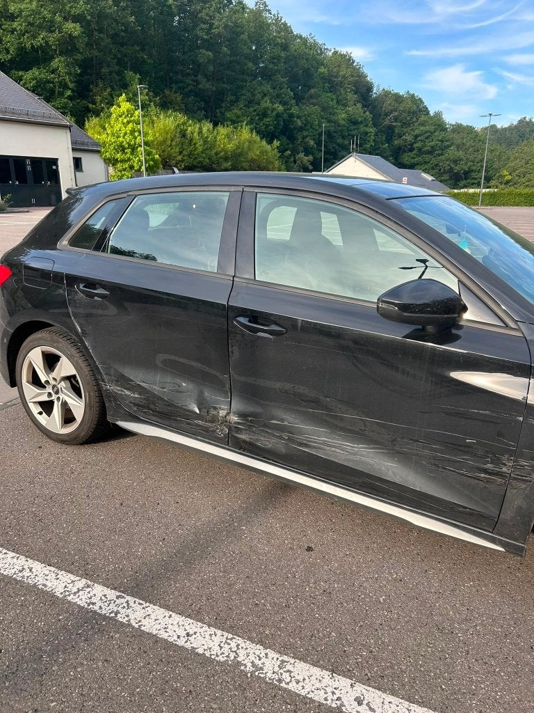 Audi A3 1.0 30 TFSI Business Edition CRASH, Auto's, Audi, Zwart, Leder, Bluetooth, 5 deurs