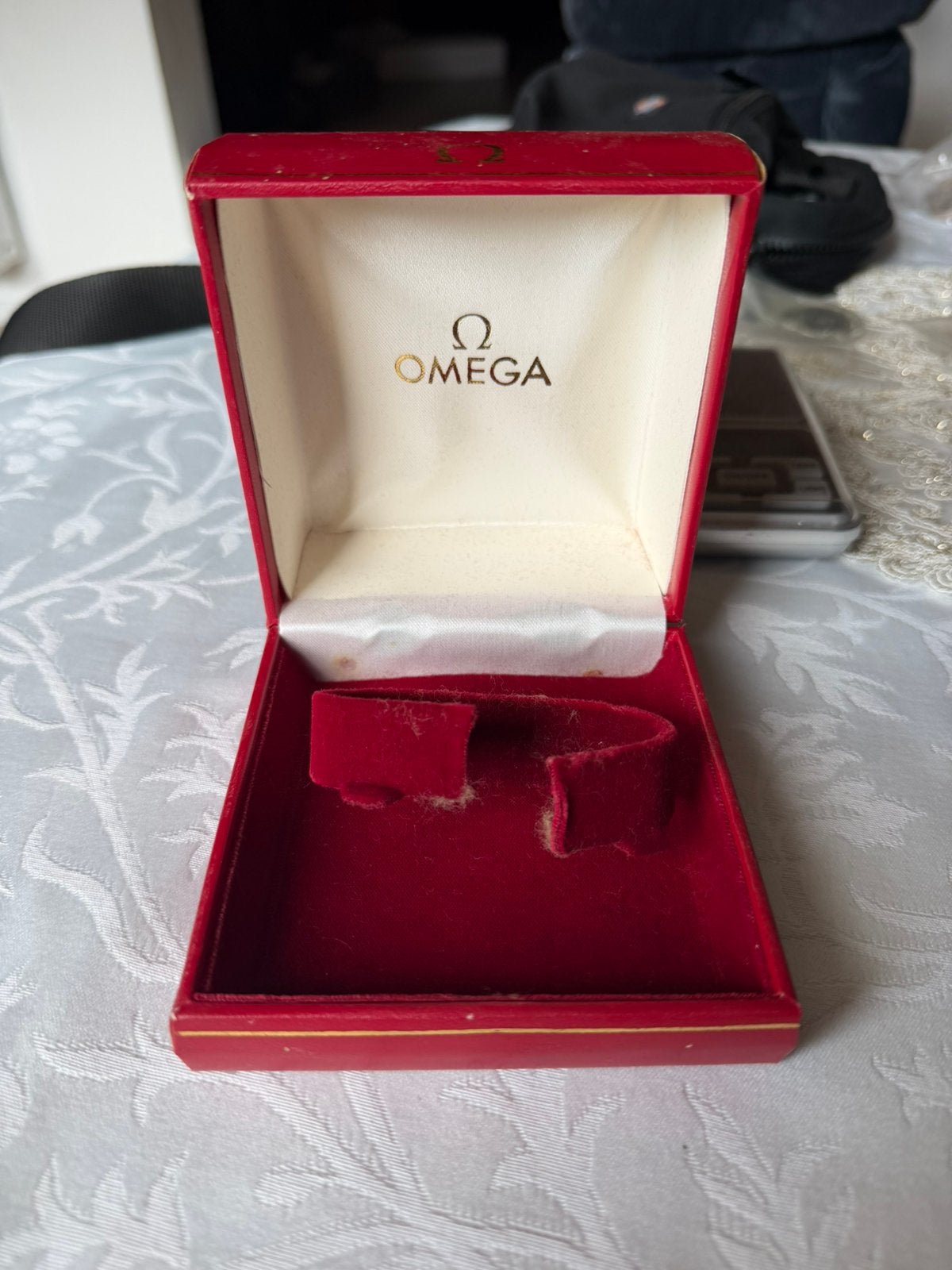 Boîte vintage Omega, Bijoux, Sacs & Beauté, Montres | Hommes, Enlèvement, Comme neuf