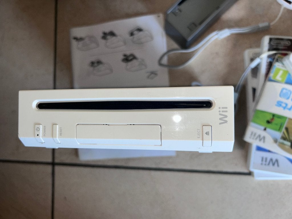 Wii, Enlèvement, Reconditionné, Avec 2 manettes, Avec jeux