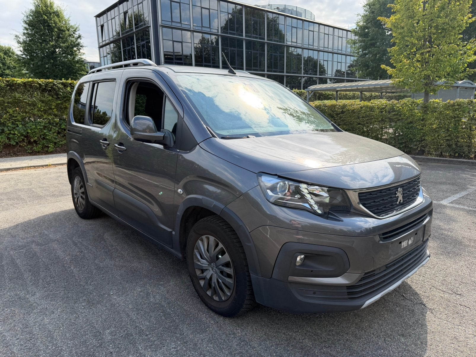 Peugeot Rifter 1.2 benzine / Euro 6, Autos, Argent ou Gris, Achat, Entreprise, Boîte manuelle