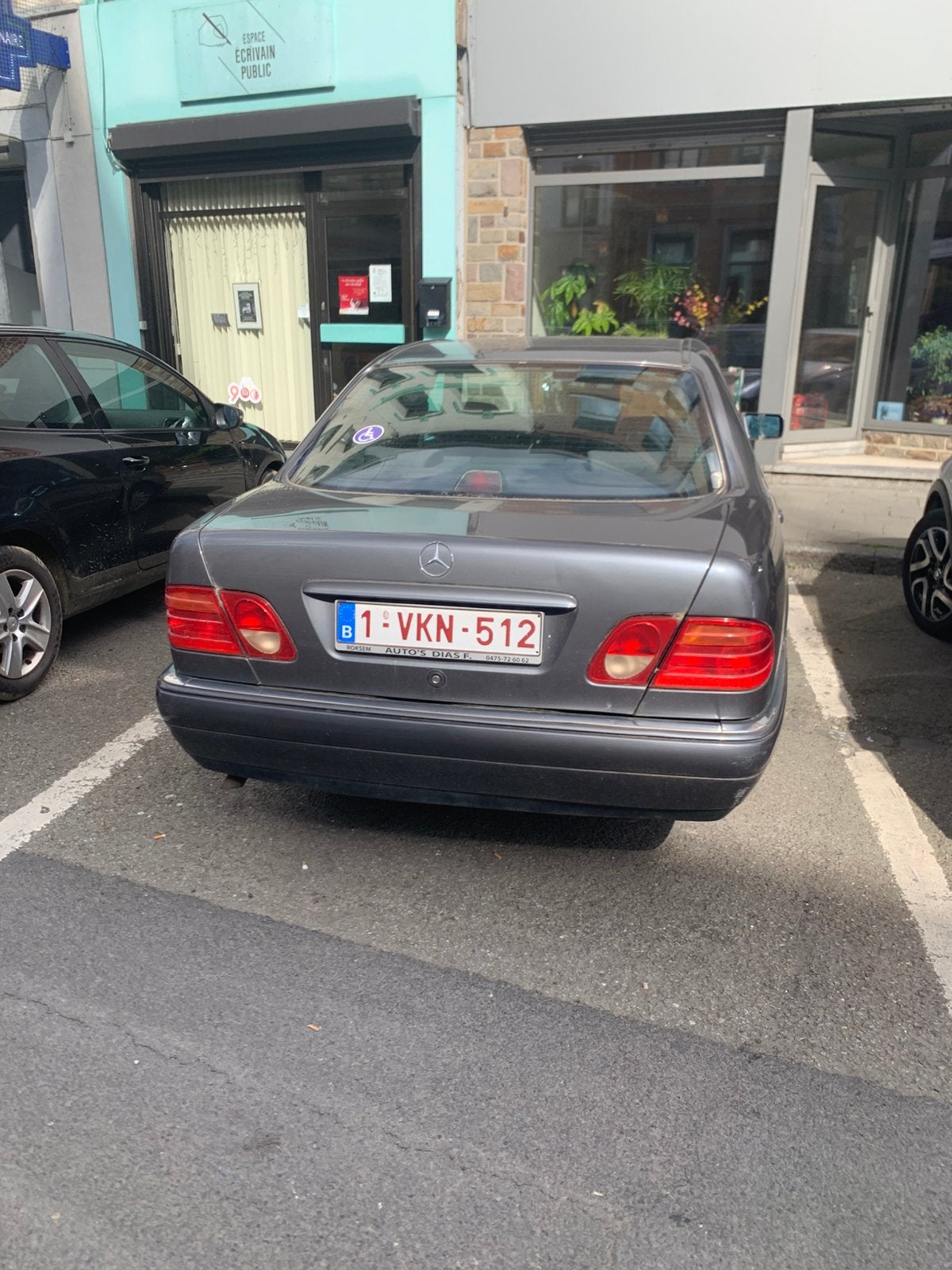 Mercedes 200 D, Autos, Mercedes-Benz, Série 200, 4 portes, Automatique, Particulier