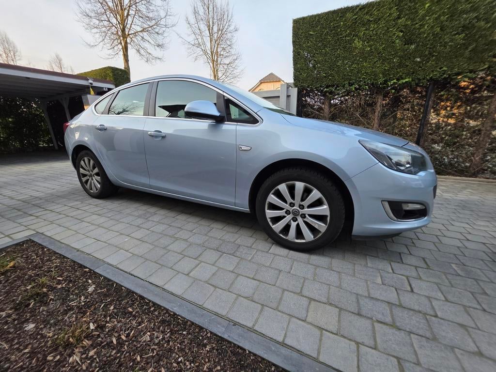 Opel Astra ,1.6diesel, 100kw, zeer betrouwbaar, zuinig, Auto's, Opel, 4 deurs, Leder en Stof, Particulier, Te koop
