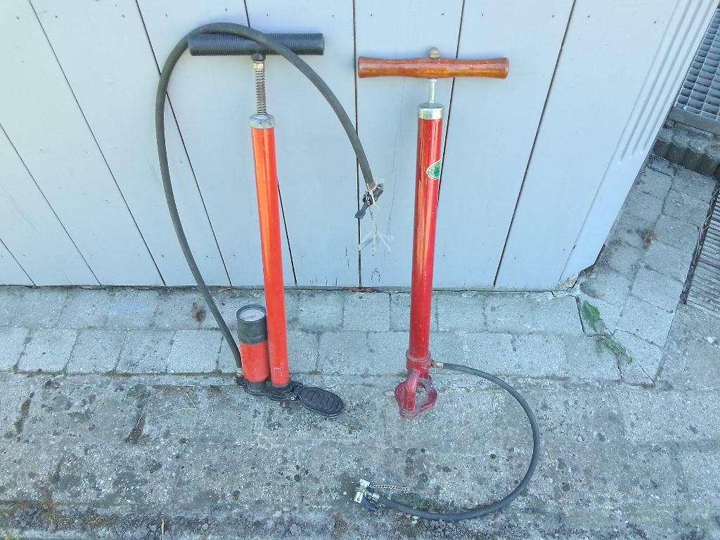 Voetpompen, Fietsen en Brommers, Ophalen