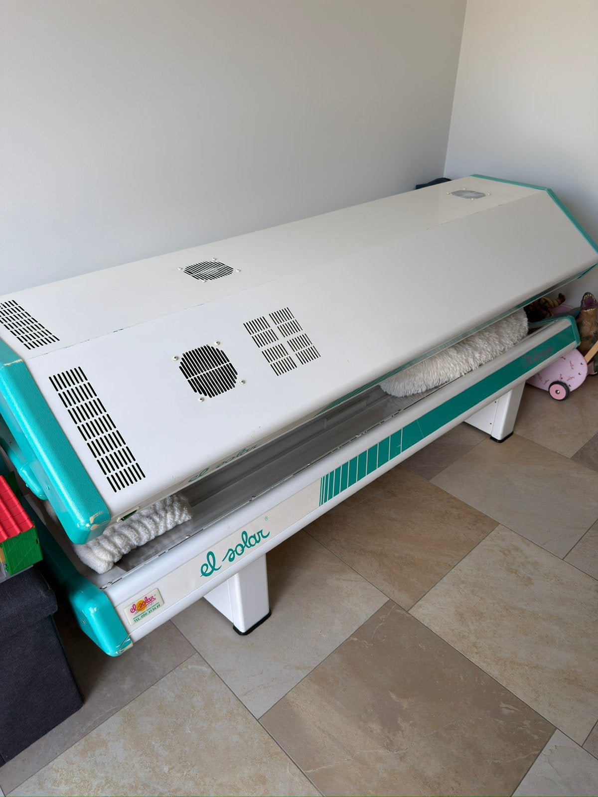 Zonnebankmet gezichtsbruiner en 2 ventilatoren ingebouwd, Elektronische apparatuur, Zonnebanken en Gezichtsbruiners, Ophalen, Gebruikt