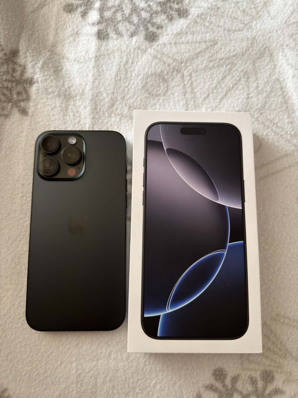 iPhone 16 Pro Max met rokform case, Télécoms, 256 GB, IPhone 16 Pro Max, Comme neuf, Enlèvement