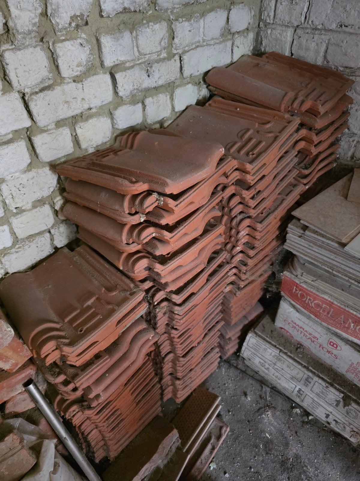 Rode dakpannen, Doe-het-zelf en Bouw, Ophalen, Rood, Steen of Klei, Dakpannen