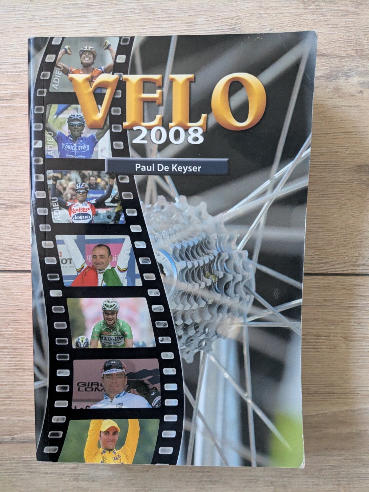 Livre Vélo de 2008, Enlèvement ou Envoi, Comme neuf, Course à pied et Cyclisme