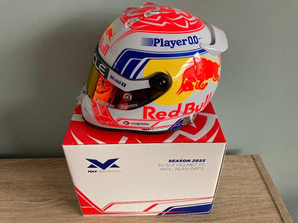 Max Verstappen 1:2 helm 2023 Season Red Bull Racing RB19, Verzamelen, Automerken, Motoren en Formule 1, Nieuw, Formule 1, Ophalen of Verzenden