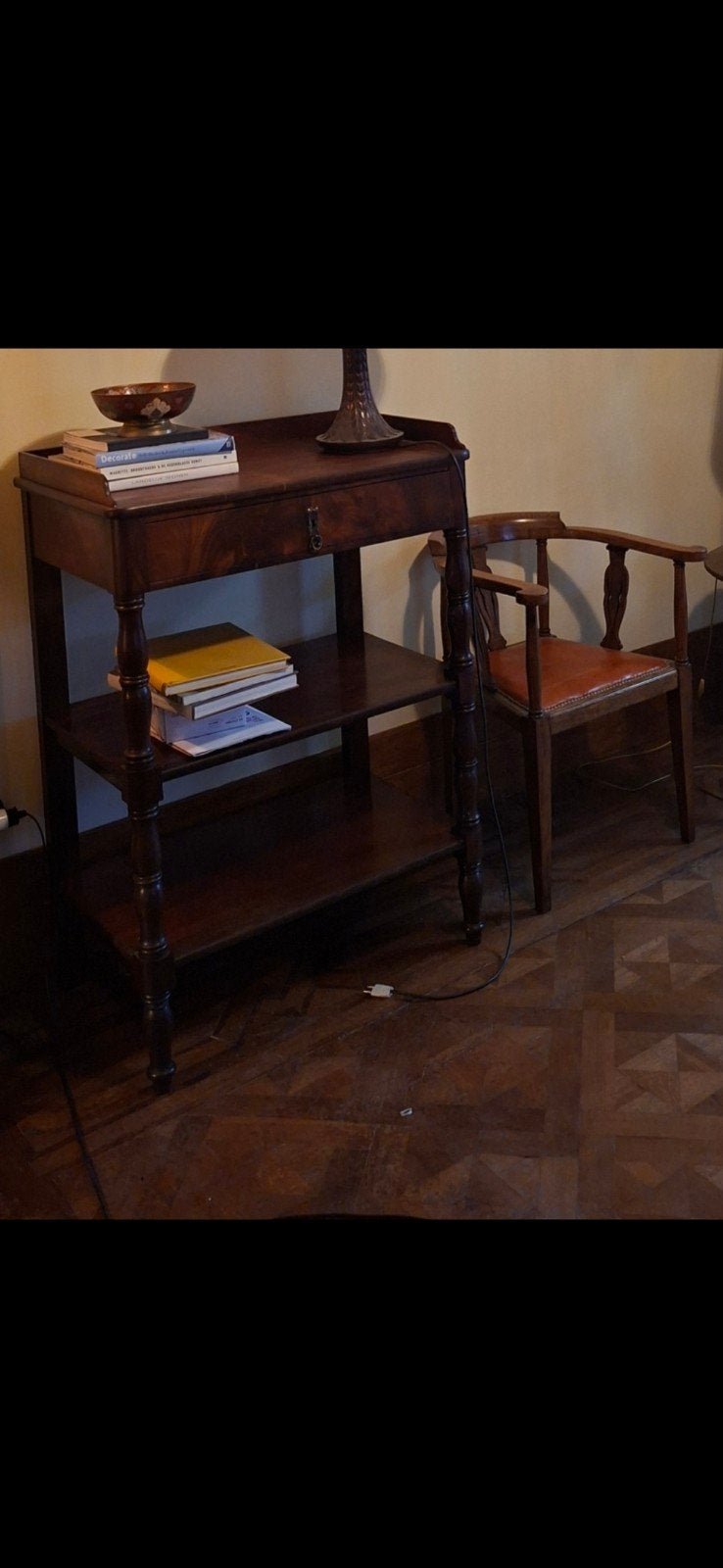 Engelse mahonie etagère, Ophalen