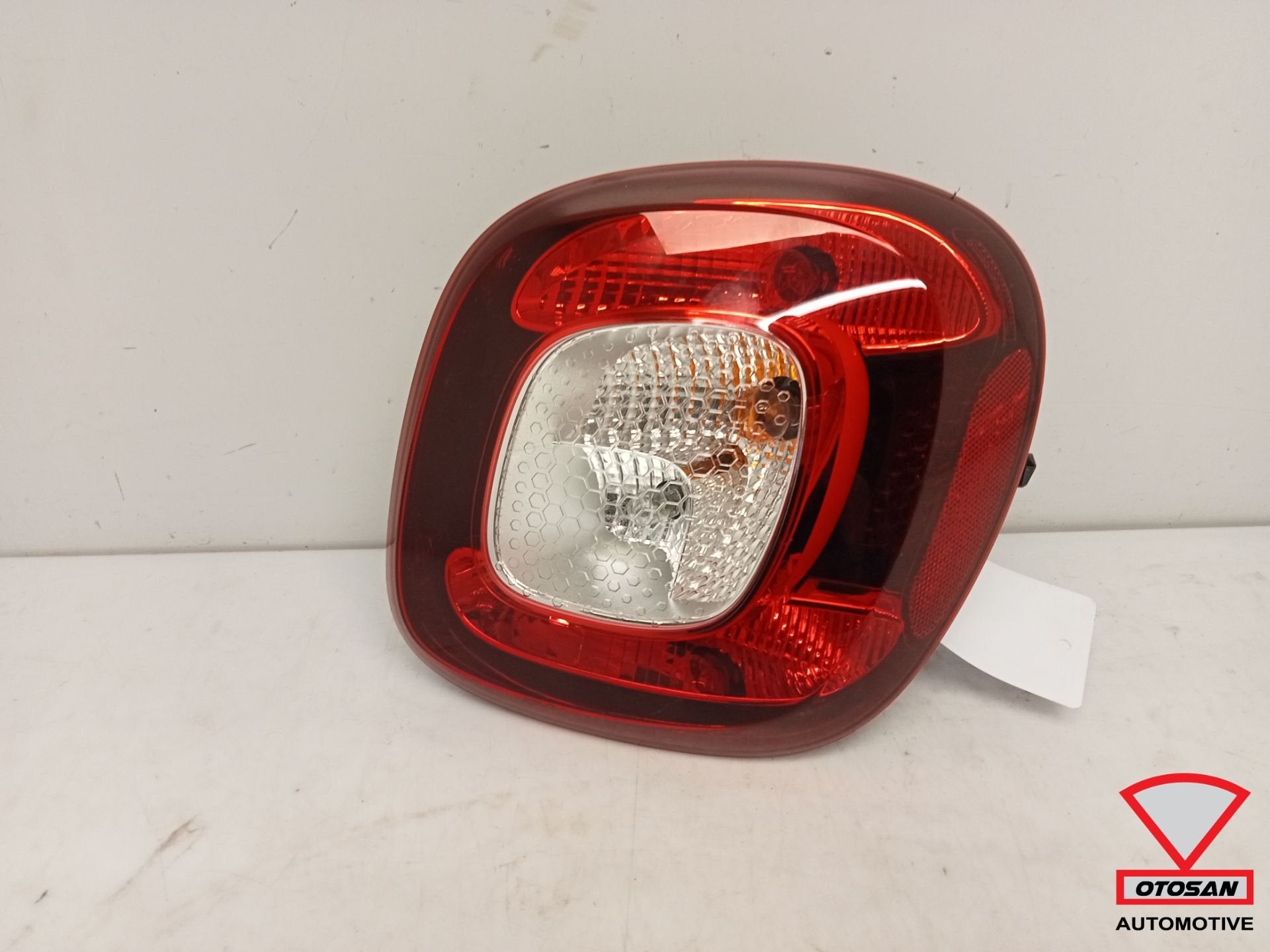 Smart Fortwo 453 2015+ Achterlicht Rechts A4539063200, Auto-onderdelen, Gebruikt, Mercedes-Benz AG, Mercedesstrasse 120
70372  Stuttgart, DE