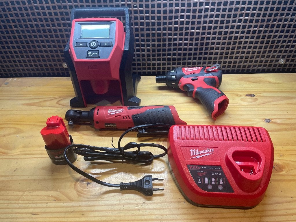 milwaukee m12 set nieuw, Doe-het-zelf en Bouw, Gereedschap | Boormachines, Ophalen, Nieuw, Boor- en Schroefmachine