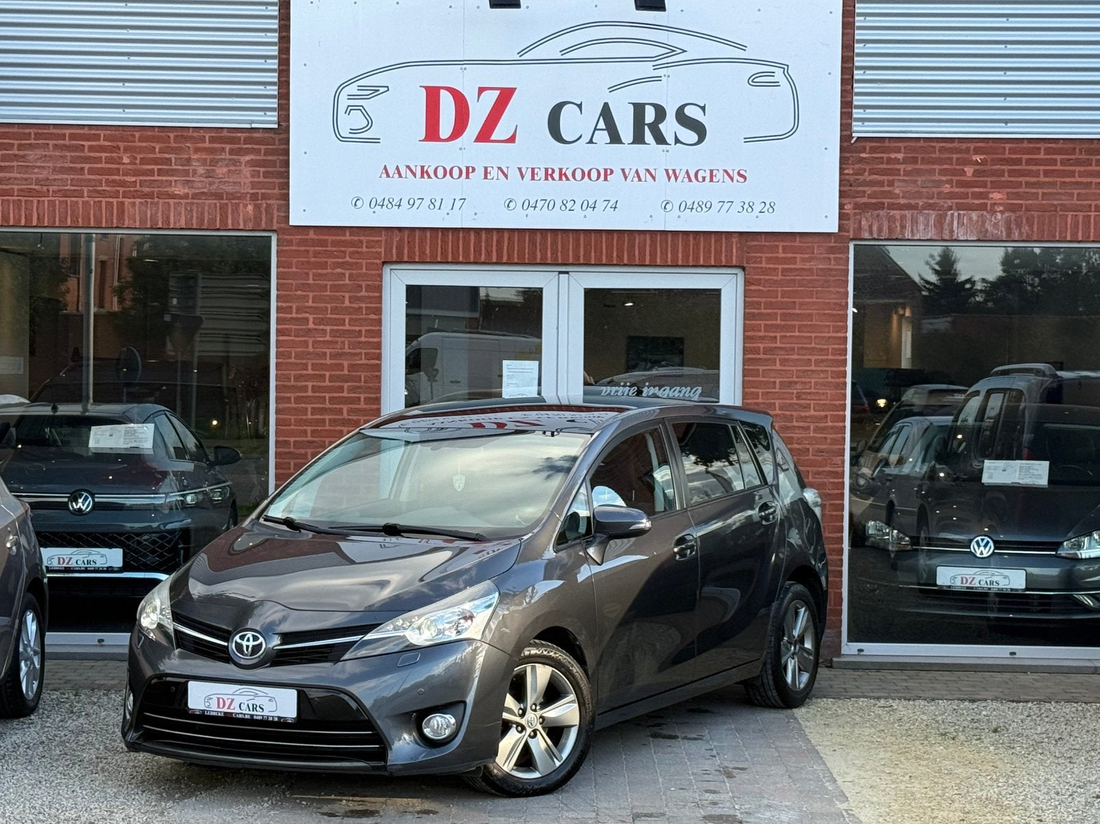 TOYOTA VERSO 1.6D 111CH |NAVI | CAMÉRA | TOIT PANO|KEY LESS, Autos, Argent ou Gris, 7 places, Boîte manuelle, Noir