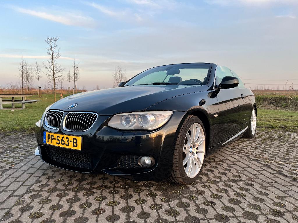 BMW 330i cabrio E93 facelift M-sport, voll. onderh., Auto's, Automaat, Achterwielaandrijving, Zwart, Cabriolet
