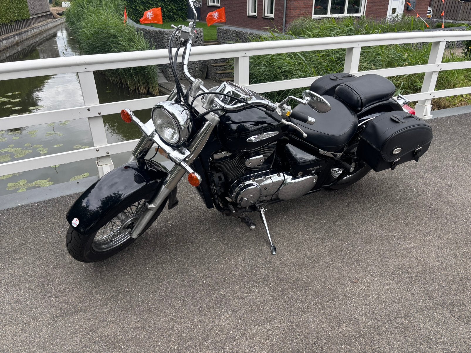 Suzuki voluisia 800, Motoren, Bedrijf