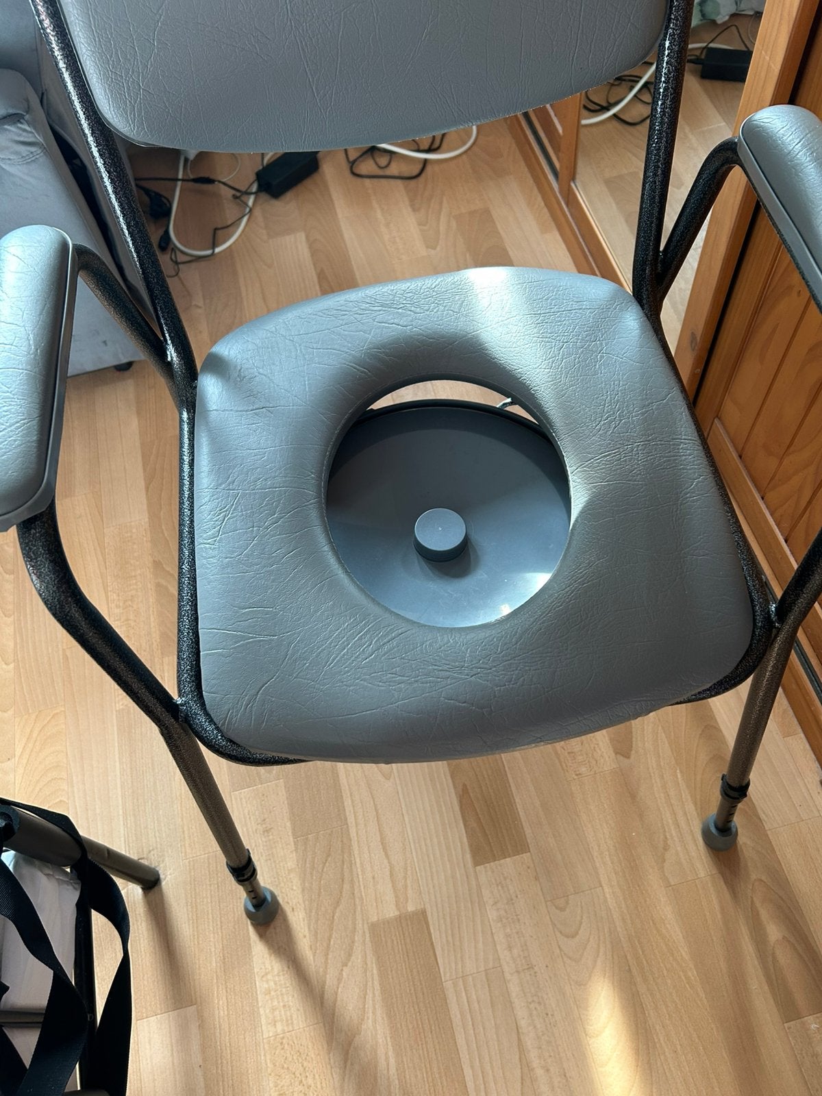 Zeer comfortabele toiletstoel., Ophalen, Zo goed als nieuw