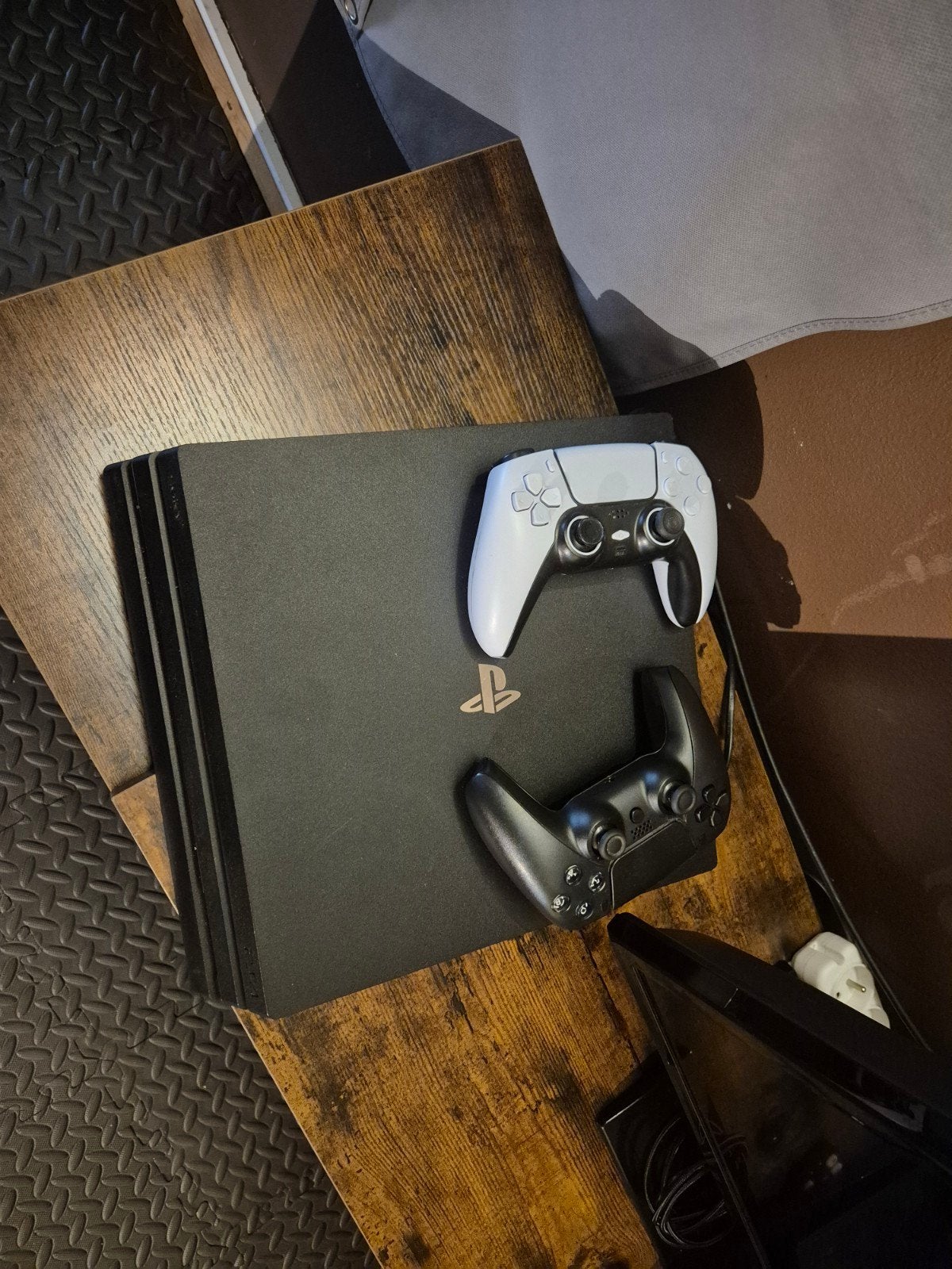 À vendre : PS4 Pro 1 to, Consoles de jeu & Jeux vidéo, Consoles de jeu | Sony PlayStation 4, Pro