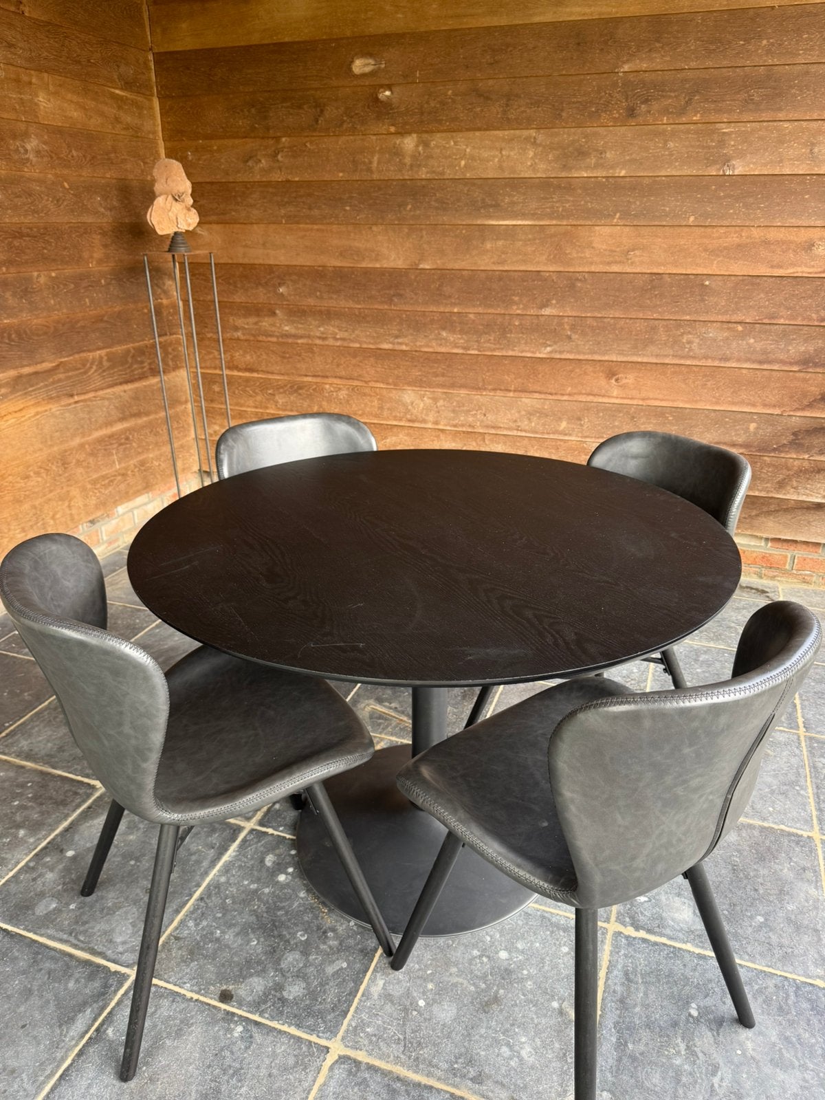 Eethoek Actona - tafel + 4 stoelen Batilda met levering, Ophalen, Rond