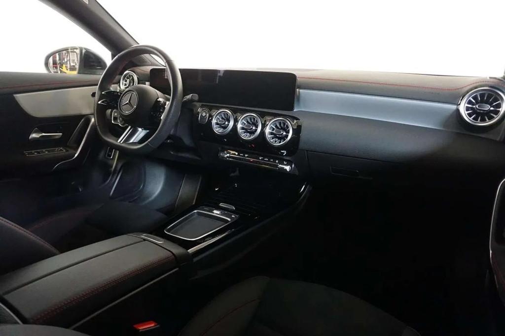 Mercedes-Benz CLA-Klasse 250 AMG - MULTIBEAM LED (bj 2024), Auto's, Automaat, Gebruikt, 4 cilinders, 120 kW