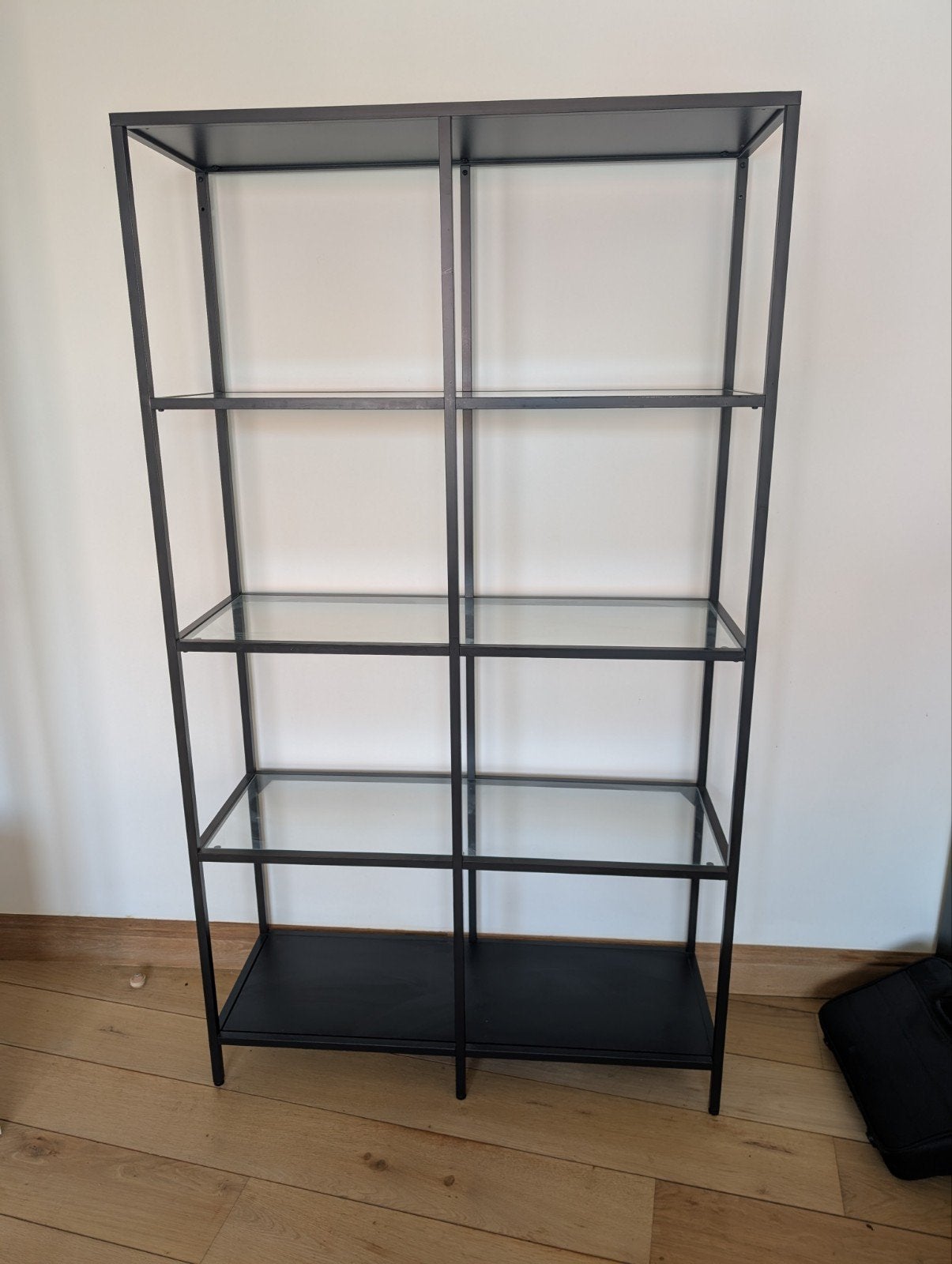 IKEA VITTSJÖ plank — zwartbruin/glas — 100x36x175 cm, Ophalen, Zo goed als nieuw