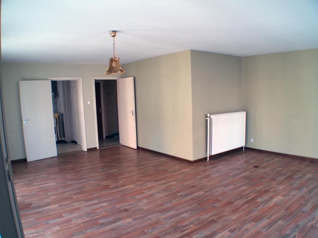 ruim APPARTEMENT: 3 slpkmrs, garage, nabij centrum, aan park, 50 m² of meer, Provincie Limburg