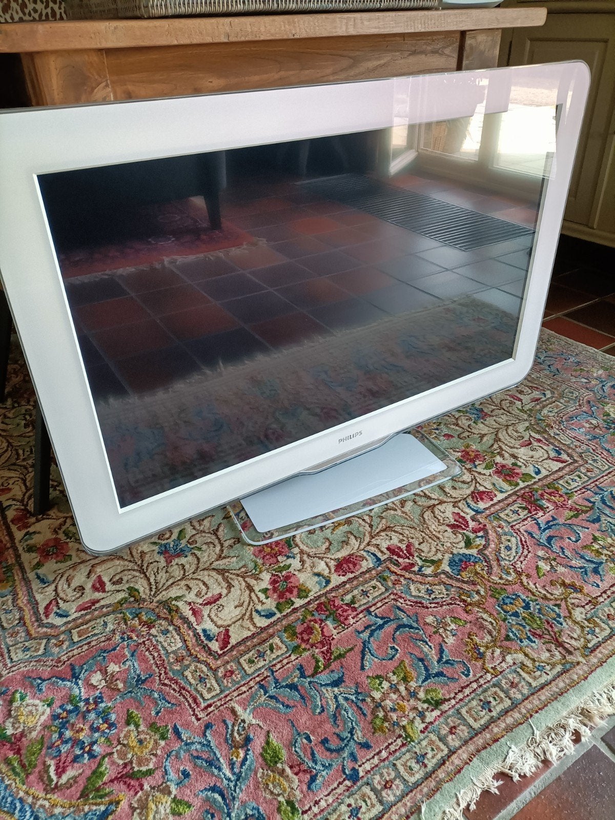 TV met meubel uit glas 50€ per stuk,, Audio, Tv en Foto, Ophalen, Gebruikt, 80 tot 100 cm, Philips