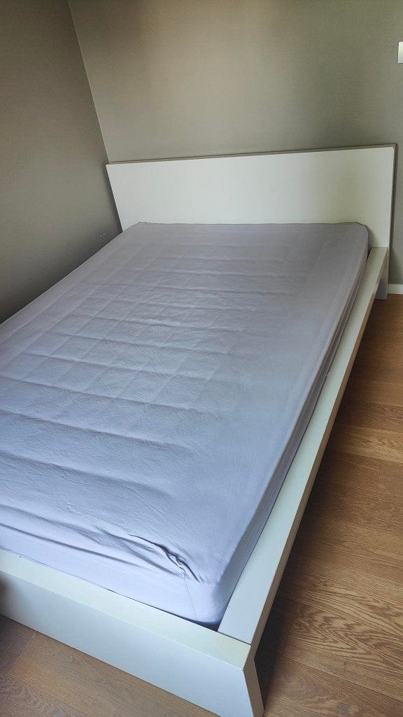 IKEA bed 140 x 200 - met boxspring en matras, Ophalen, Gebruikt, Wit, 140 cm