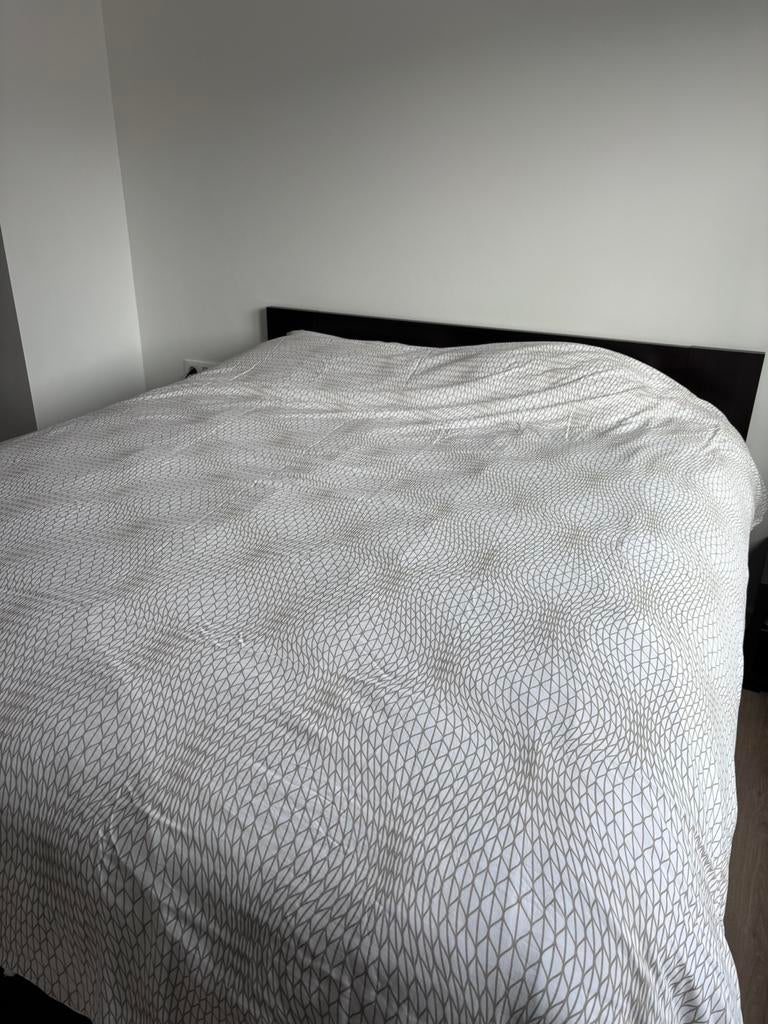 Lit (1m60) + matelas medical + dressoir, Maison & Meubles, Brun, Enlèvement, Utilisé, 200 cm
