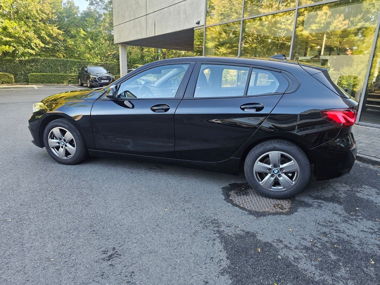 BMW 118iA benzine automaat, Auto's, Dealer onderhouden, 1498 cc, Euro 6, Zwart