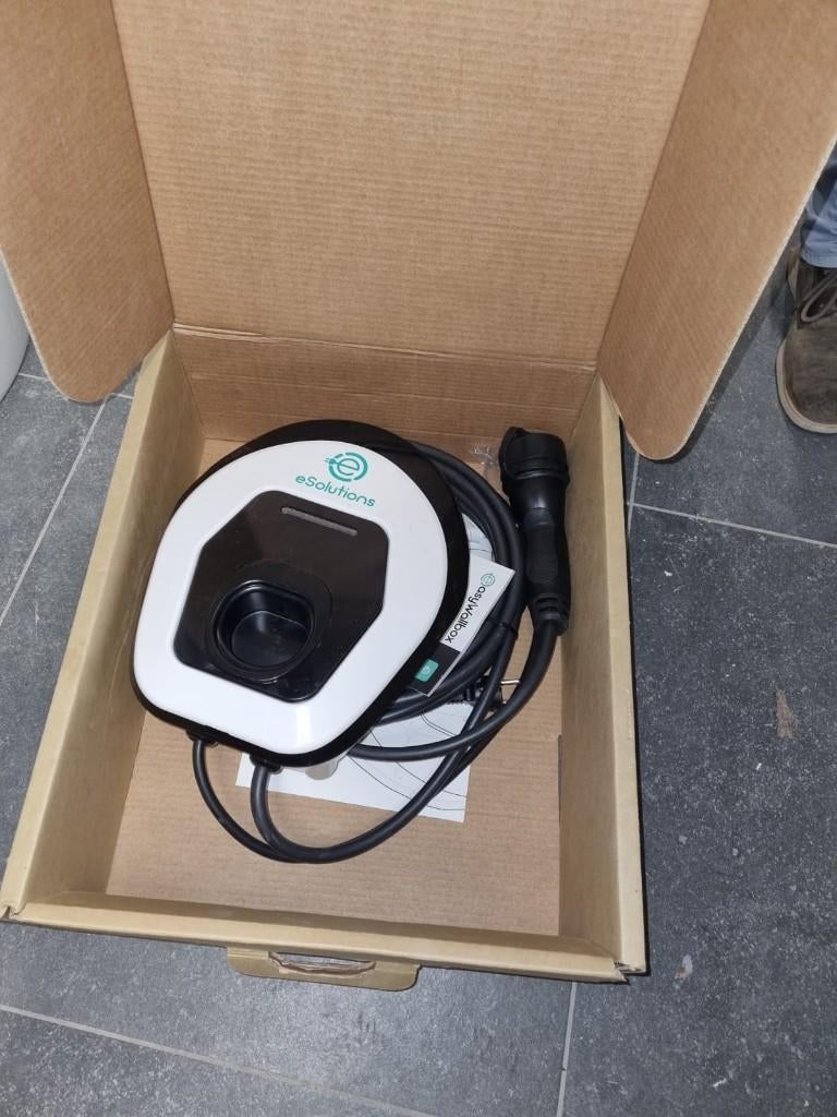 Borne de recharge neuve EasyWallbox pour toutes autos, Autos : Divers, Bornes de recharge, Enlèvement ou Envoi, Neuf, Borne de recharge et Câble de charge