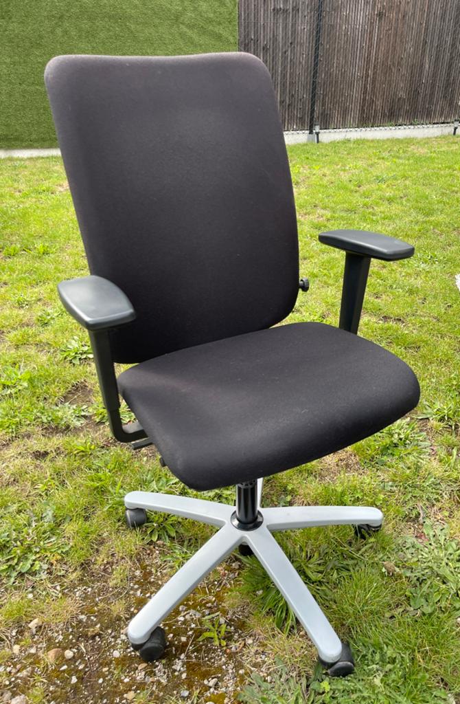 Chaise bureau inclinable et confortable noir avec accoudoirs, Enlèvement, Comme neuf, Noir, Chaise de bureau
