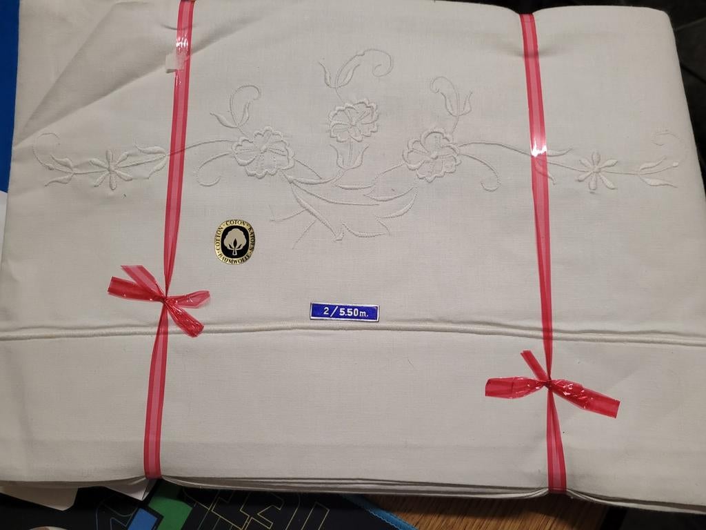 Draps de lit 100% coton/blanc/broderie/neuf, Neuf, Drap-housse ou Taie d'oreiller, Enlèvement ou Envoi, Blanc