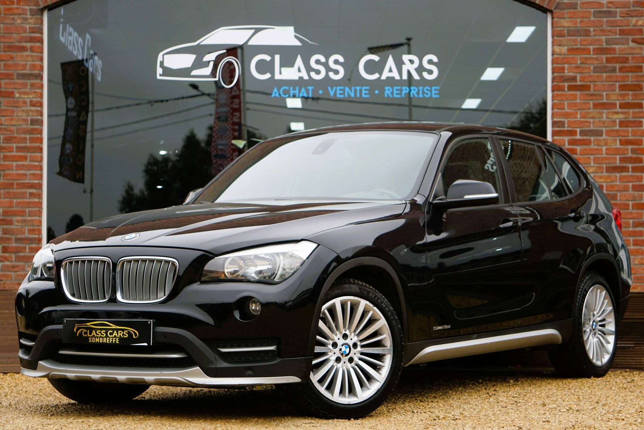 BMW X1 2.0 dA sDrive18 X-Line / NAVI / PDC / SIÈGES CHAUFFA, Autos, Argent ou Gris, Achat, Entreprise, Noir