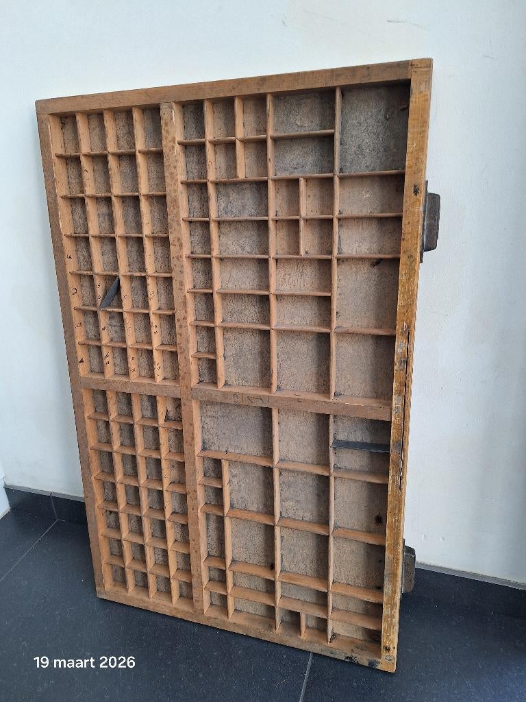 Letterkast, Enlèvement