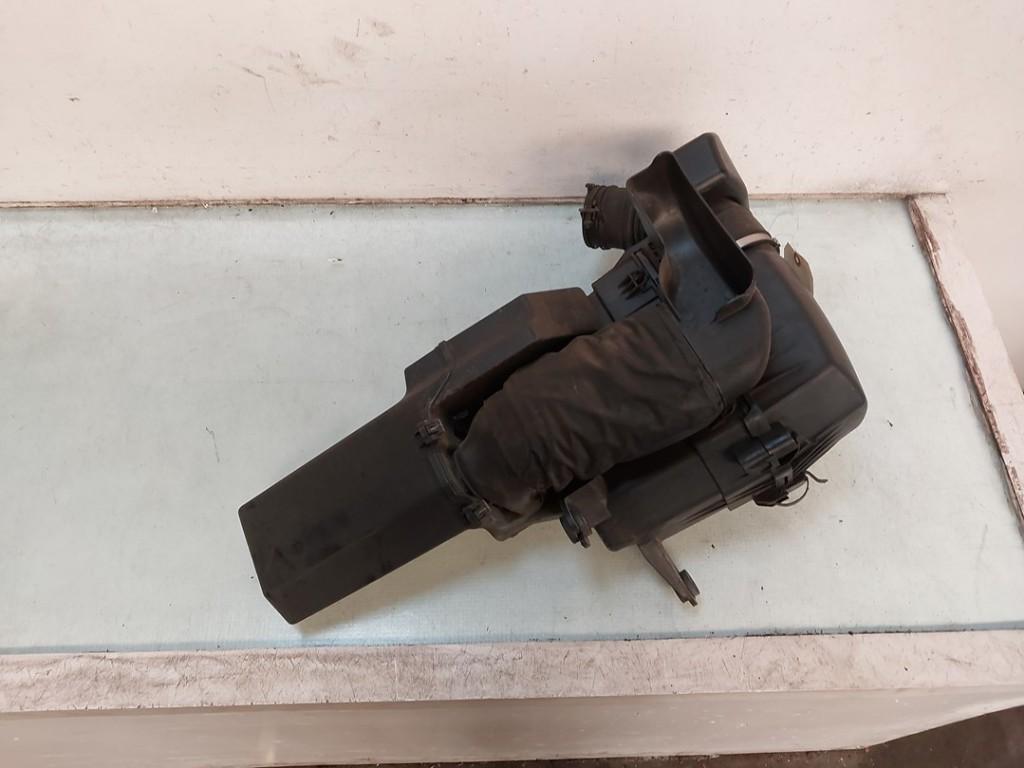LUCHTFILTERHUIS Hyundai i20 (01-2008/12-2015) (|281101J110|), Gebruikt, Hyundai
