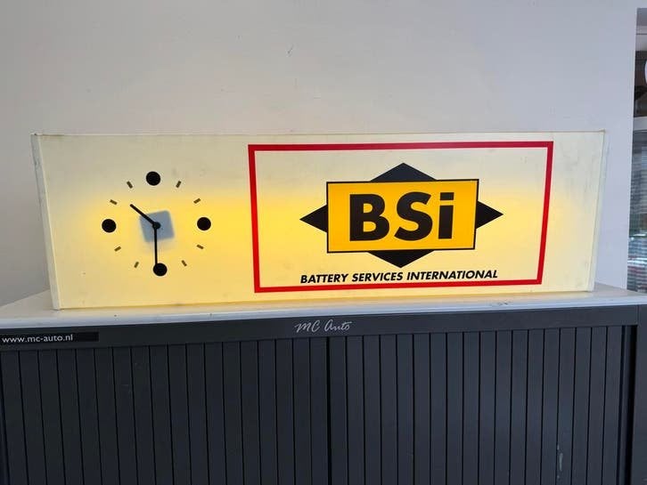 Vintage BSi Lichtbak Klok - Battery Services International, Verzamelen