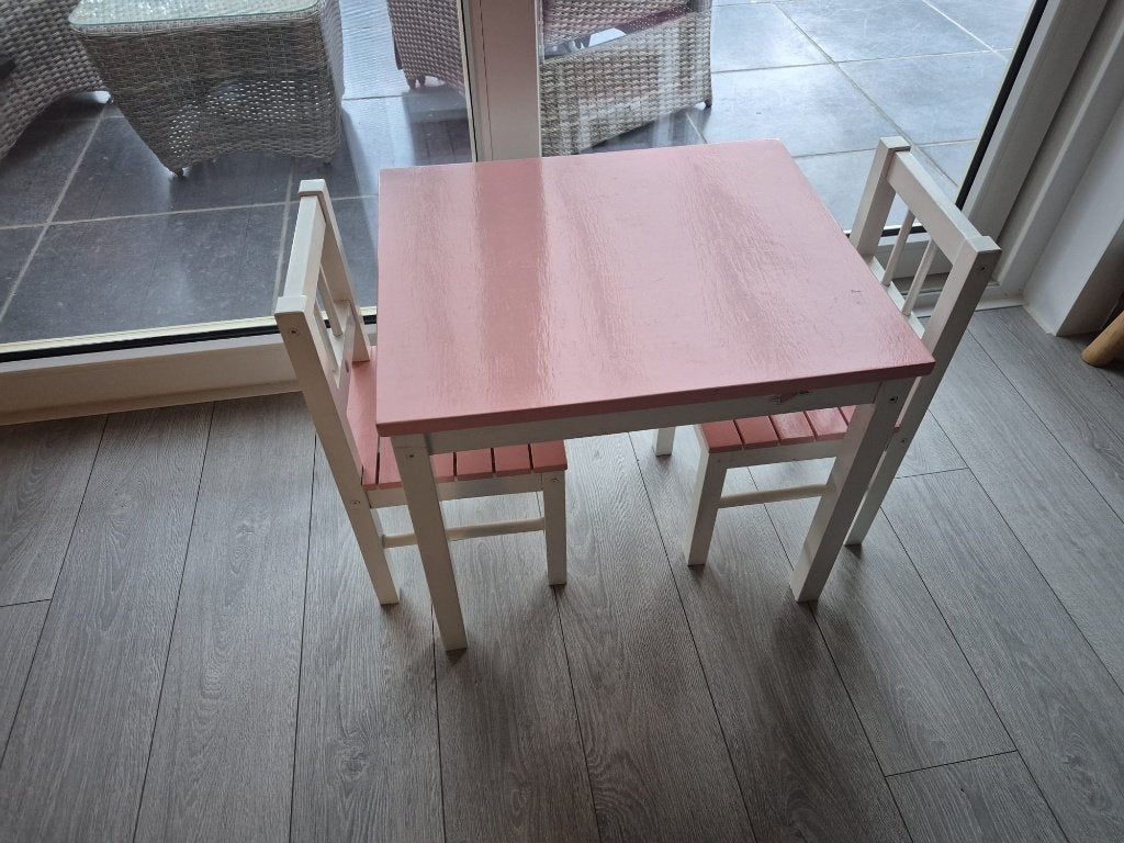 kindertafel en 2 stoeltjes, Ophalen, Gebruikt