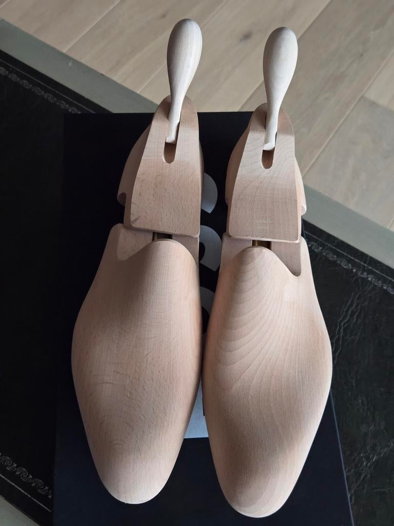 Paire de cadres à chaussures de luxe en bois massif destinés, Enlèvement ou Envoi, Neuf, Autres couleurs