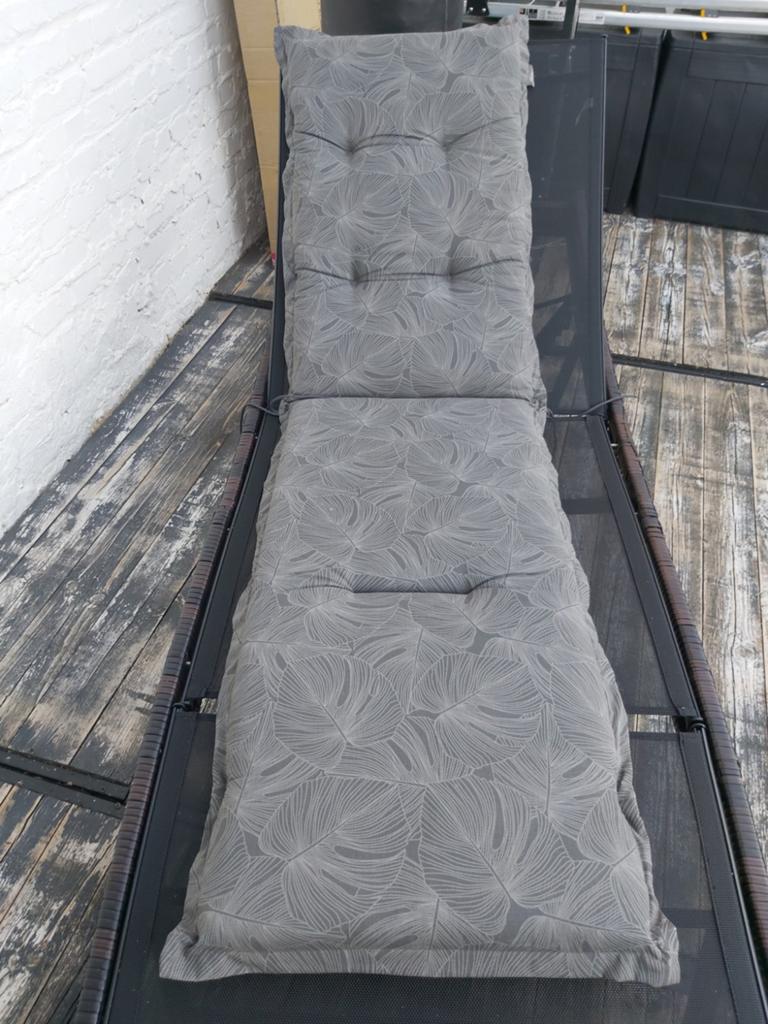 Coussin pour chaise haute de jardin comme neuf, Enlèvement