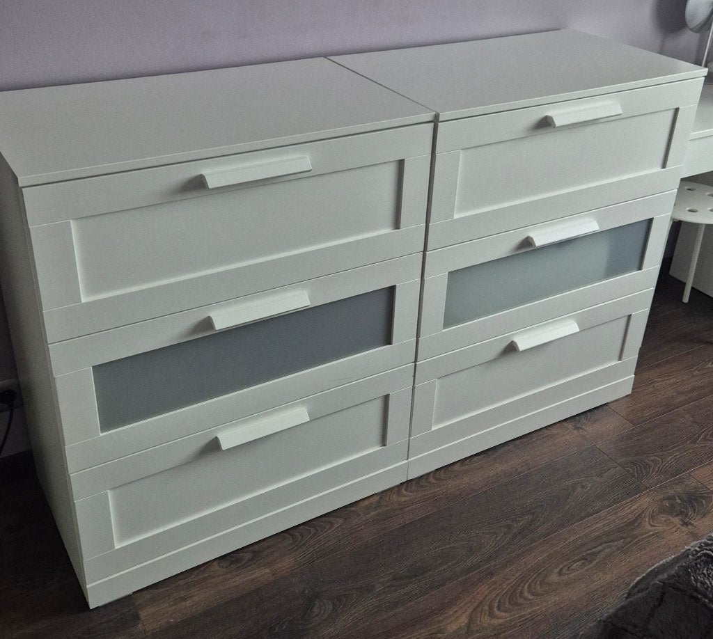 2x IKEA BRIMNES ladekast – wit/matglas, 3 of 4 laden, Ophalen, Zo goed als nieuw