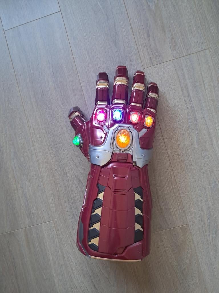 Hasbro Marvel Legends Series Avengers: Endgame Nano Gauntlet, Ophalen