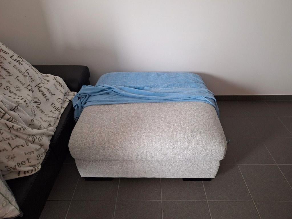 Nieuwe hocker., Ophalen